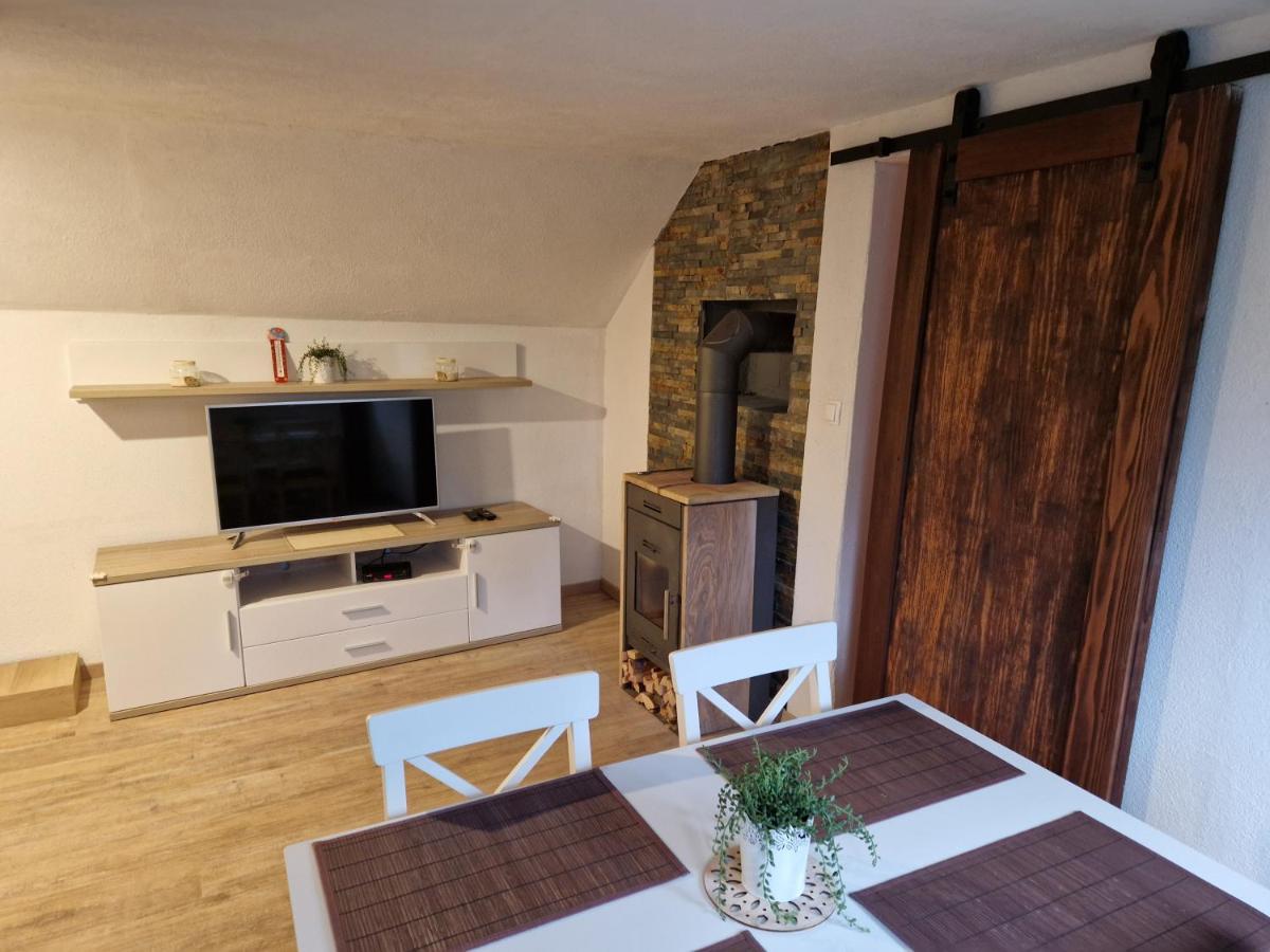 Koca Na Pikovem Apartamento Crna na Koroskem Exterior foto
